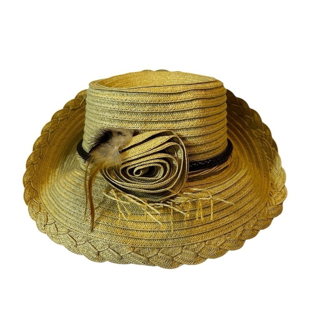 The Hatter Company Tan Straw Kettle brim Cloche Hat. NWT